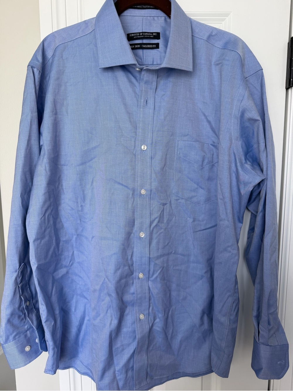 Forsyth of Canada Men’s Non Iron Tailored Fit Shirt 32/33